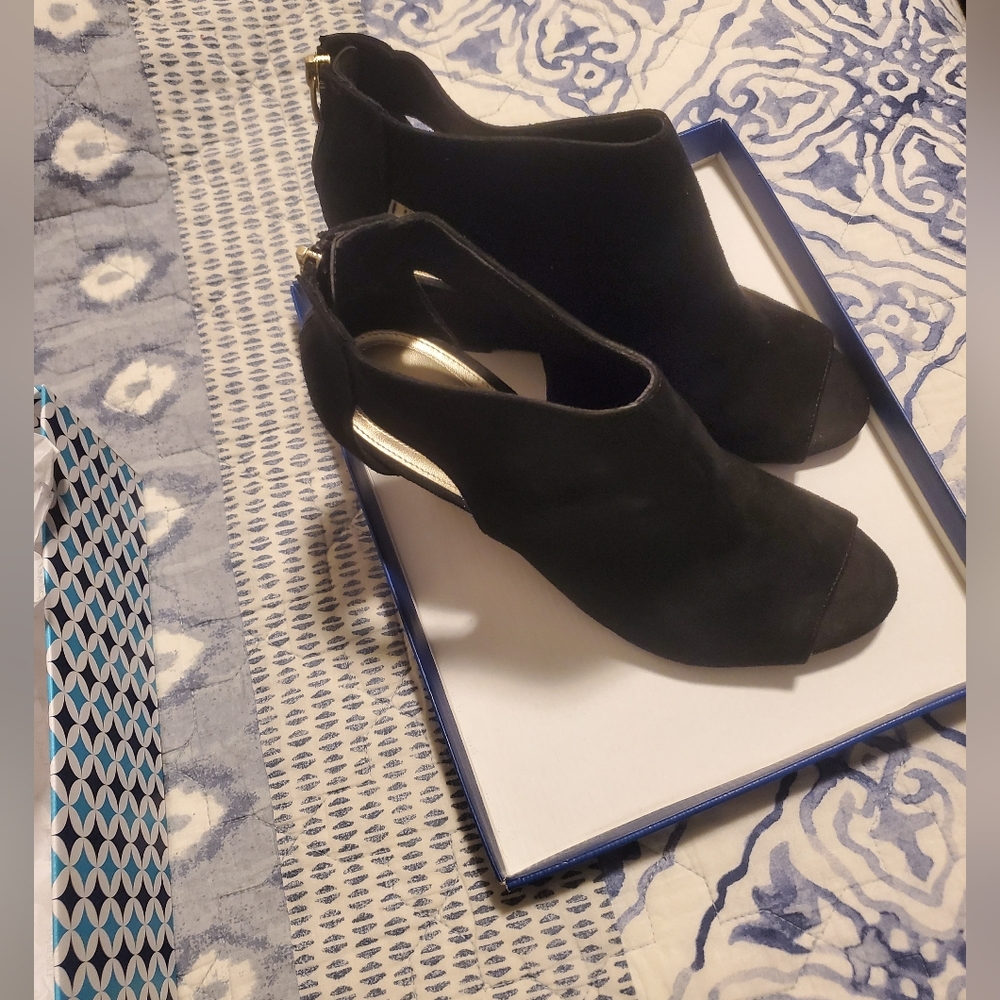 Black Peep toed suede booties women's Size 11